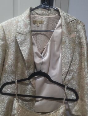 Kasper Metallic Brocade Blazer and Shell Set in Champagne Gold